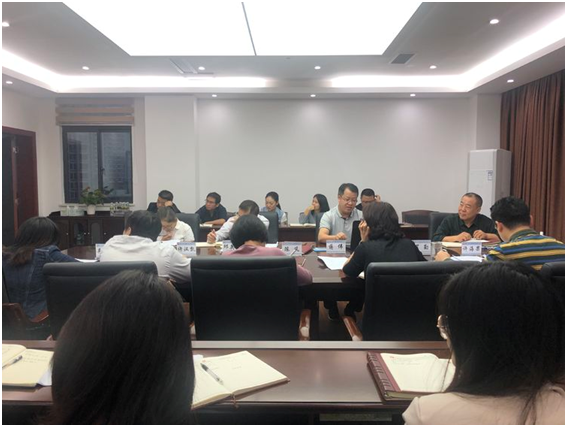 加強(qiáng)學(xué)習(xí)，深入開(kāi)展調(diào)查研究，全面增強(qiáng)擔(dān)保本領(lǐng)——市擔(dān)保公司黨支部書記上黨課